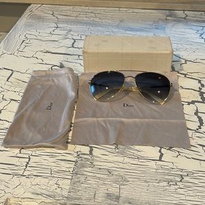 Dior aviator sunglasses with box, dust bag and dust sheet